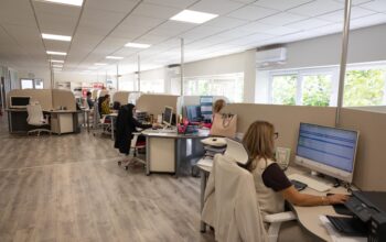 507A4979-working_space